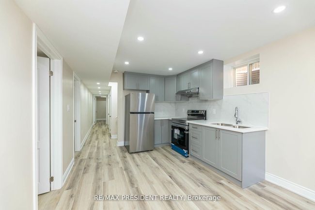 8 Troyer St, House other with 3 bedrooms, 1 bathrooms and 1 parking in Brampton ON | Image 8