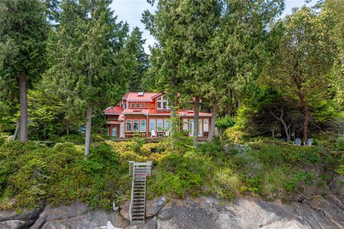 105 Island Park Dr, Galiano Island, BC, V0N1P0 | Card Image