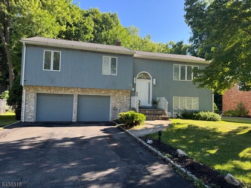 23 Ashwood Dr, Livingston, NJ, 07039-2218 | Card Image