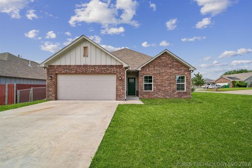 1211 E Perkins Ave, Sapulpa, OK, 74066-3147 | Card Image