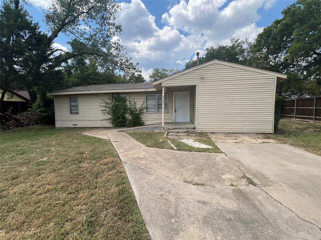 Sheilah Dr, Balch Springs, TX 75180