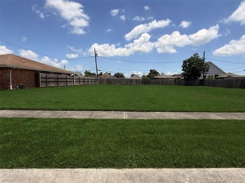 321 Llama Dr, Arabi, LA, 70032-2018 | Card Image