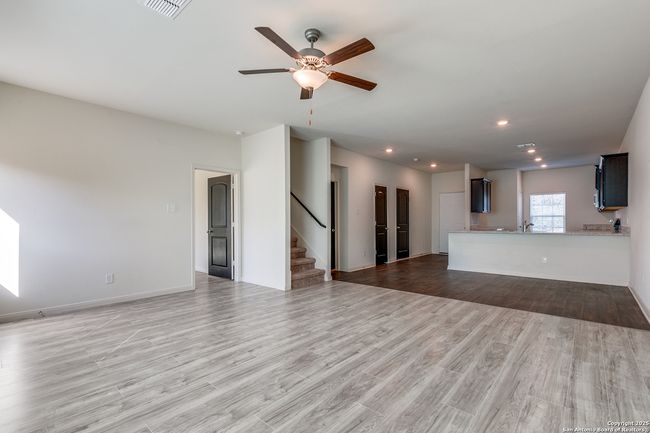10818 Monterey Pike, House other with 5 bedrooms, 3 bathrooms and null parking in Converse TX | Image 8