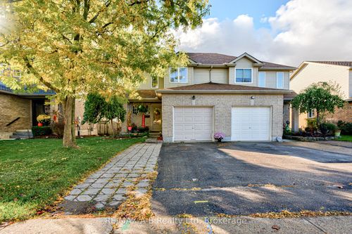 105 Maxwell St, Saint Marys, ON, N4X0A2 | Card Image