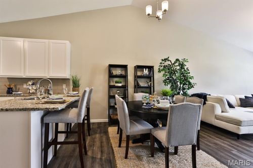 152 Estes Dr, Saint Charles, MO, 63304-5509 | Card Image