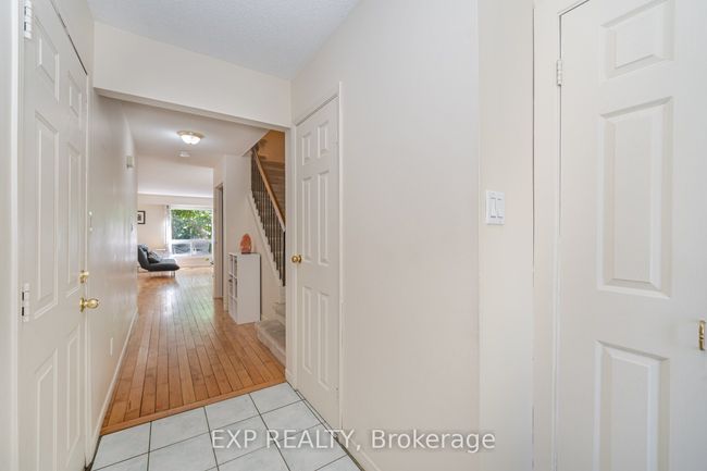 80 - 60 Hanson Rd, Condo with 4 bedrooms, 2 bathrooms and 1 parking in Mississauga ON | Image 4