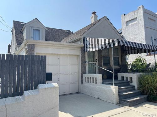 75 Mohawk Ave, East Atlantic Beach, NY, 11561-1014 | Card Image