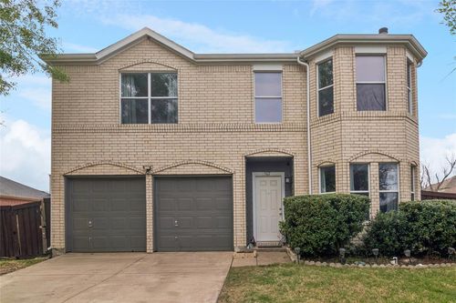1507 Wavecrest Dr, Glenn Heights, TX, 75154-7927 | Card Image