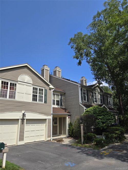 1506 Pondcrest Ln, White Plains, NY, 10607-1356 | Card Image