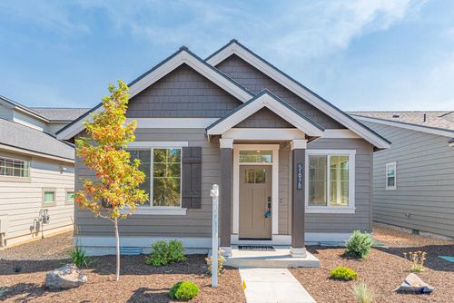 51978 Crescent Creek Dr, La Pine, OR, 97739-8610 | Card Image