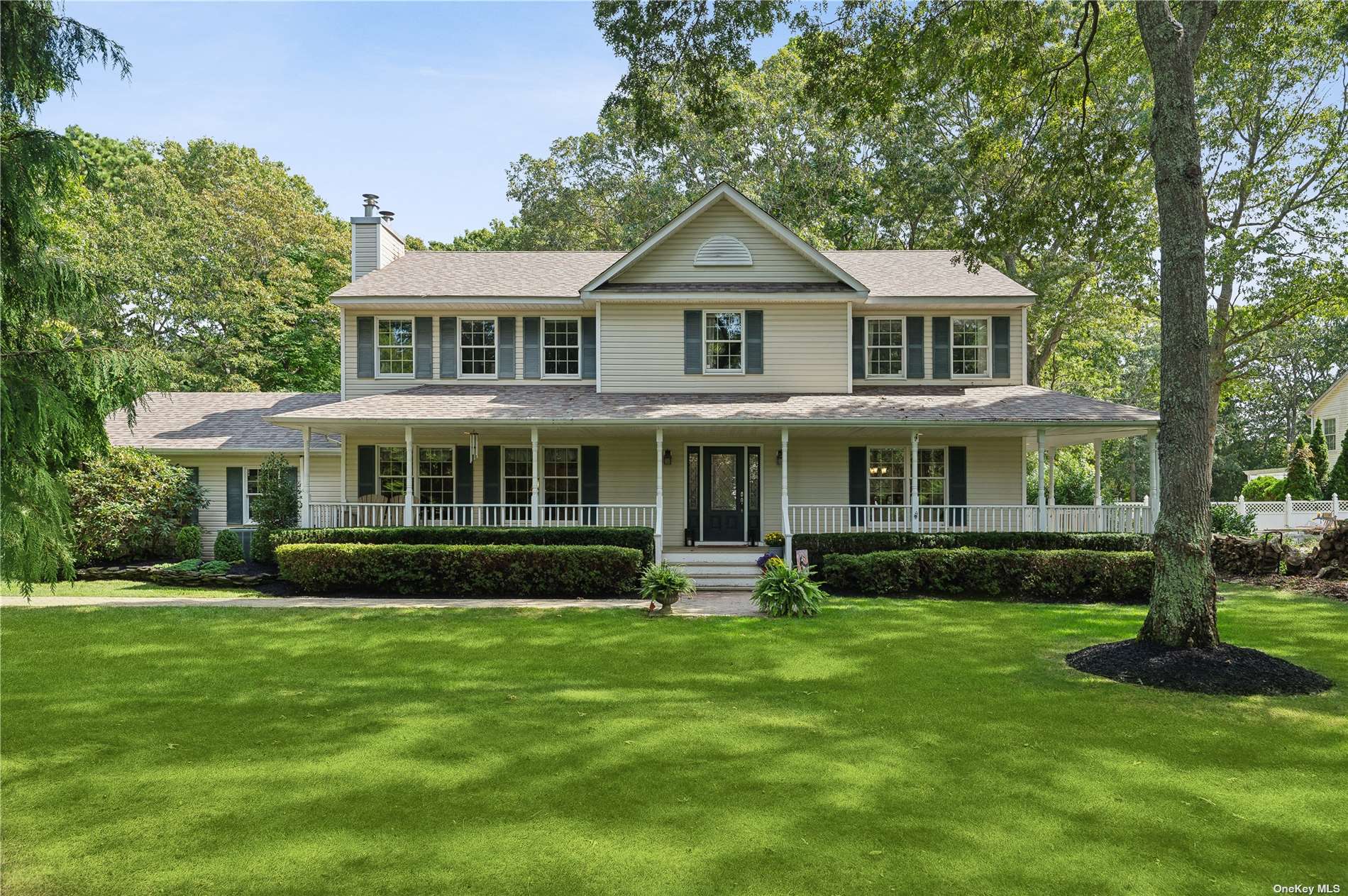 Drew Dr, Eastport, NY 11941