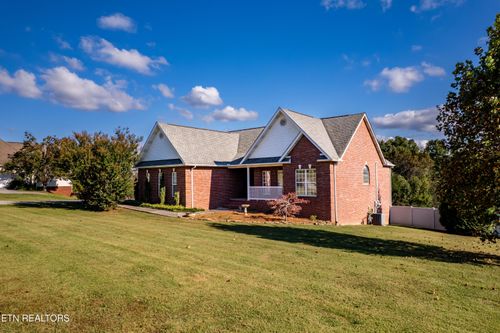 3231 Reiley Dr, Maryville, TN, 37801-2933 | Card Image