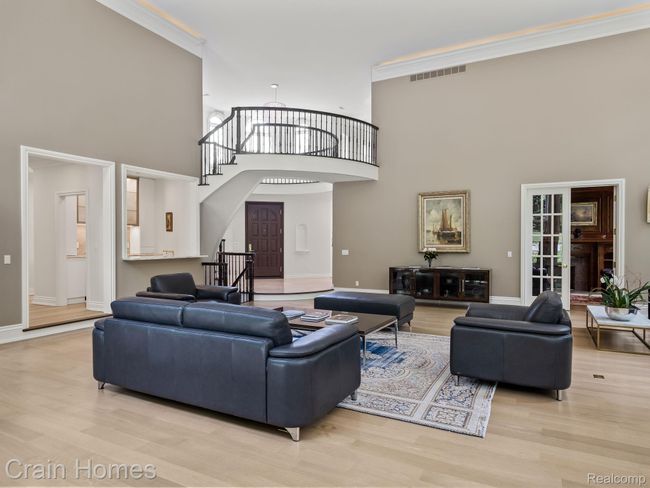 11-web-or-mls-P2266205.jpg | Image 10