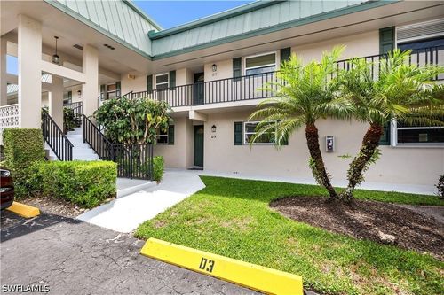 d3-600 Valley Stream Dr, NAPLES, FL, 34113-4136 | Card Image