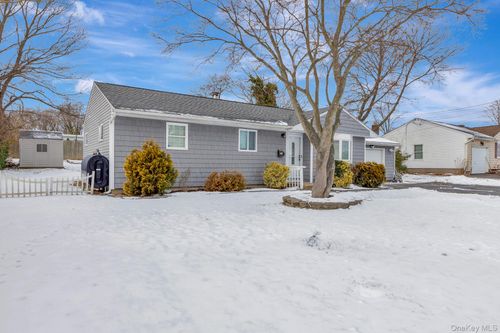 2700 Falcon Ave, Medford, NY, 11763-2038 | Card Image