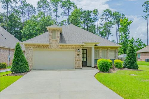 2064 Molitor St, Mandeville, LA, 70448-2469 | Card Image