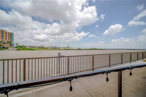 apt-204c-1400 Ocean Dr, Corpus Christi, TX, 78404-2114 | Card Image