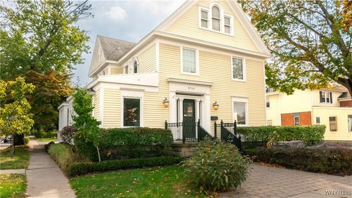 5725 Main St, Williamsville, NY, 14221-5517 | Card Image