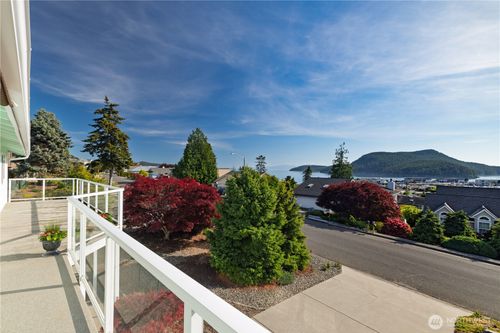 5012 Macbeth Dr, Anacortes, WA, 98221-3028 | Card Image