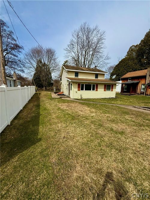 8727 Dwyer Rd, Port Byron, NY, 13140-9626 | Card Image