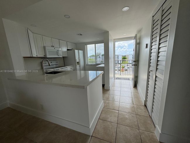 APT-507 - 8610 N Sherman Cir, Condo with 2 bedrooms, 2 bathrooms and null parking in Miramar FL | Image 20