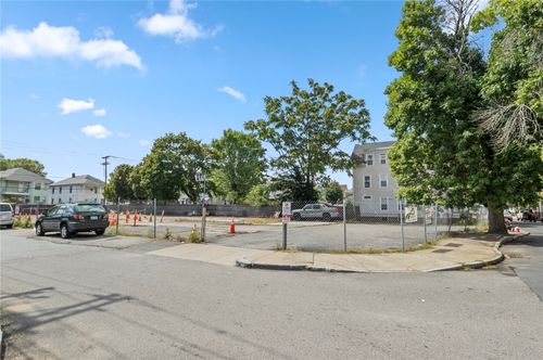 264 Weeden St, Pawtucket, RI, 02860-1829 | Card Image