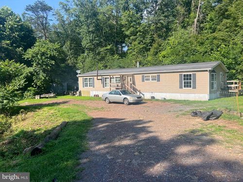 967 Winchester St, PAW PAW, WV, 25434-3180 | Card Image