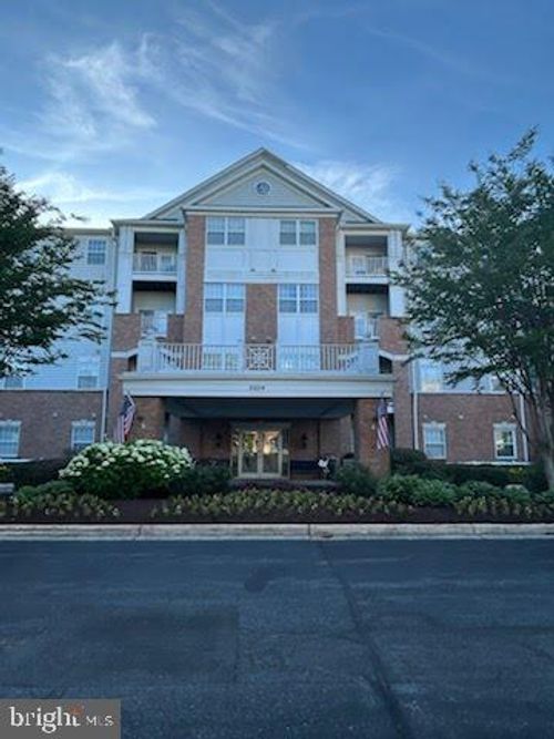 104-2604 Chapel Lake Dr, GAMBRILLS, MD, 21054-1778 | Card Image