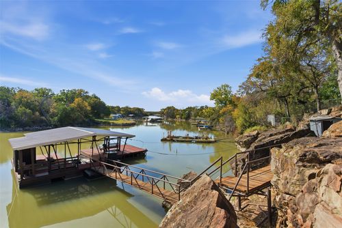 302 Kennon Cir, Palo Pinto, TX, 76484-3738 | Card Image