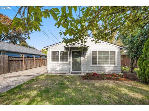 1107 Se Maple St, Hillsboro, OR, 97123-4638 | Card Image