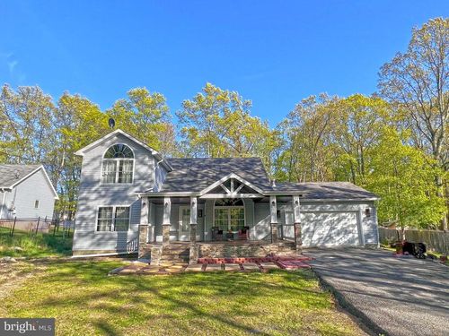 158 Davis Cir, Bushkill, PA, 18324-7917 | Card Image