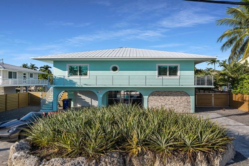 232 W Seaview Dr, Duck Key, FL, 33050-3828 | Card Image