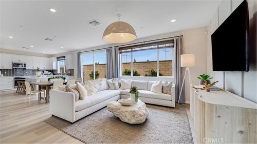 3277 Floral Paseo, Ontario, CA, 91761 | Card Image