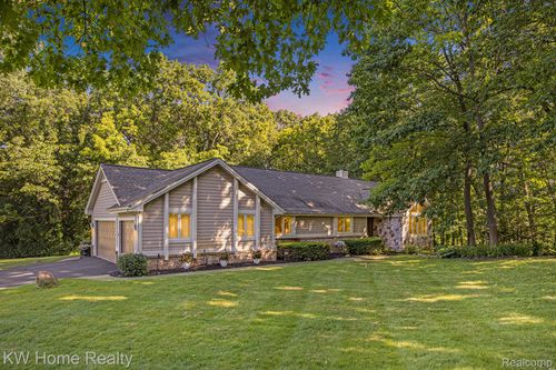 165 Audubon Dr, White Lake, MI, 48383-1705 | Card Image