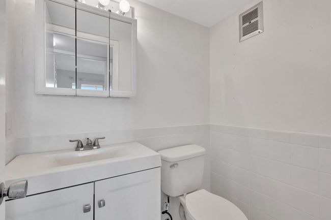 110 Sheffield E, Condo with 2 bedrooms, 2 bathrooms and null parking in West Palm Beach FL | Image 10