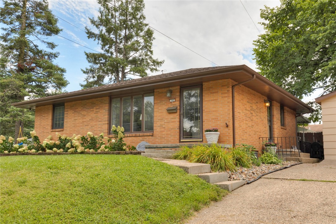 Maish Ave, Des Moines, IA 50315