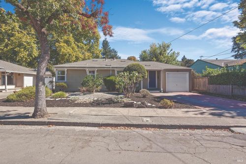 214 Gilbert Drive, Santa Rosa, CA, 95405 | Card Image