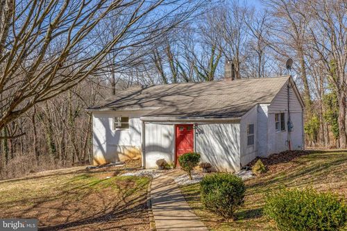 8016 Shipmadilly Ln, WARRENTON, VA, 20186-7628 | Card Image