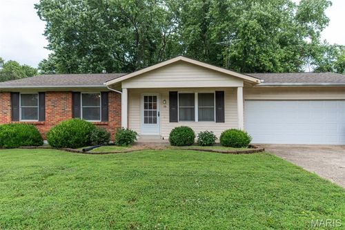 18 Novella Dr, Saint Peters, MO, 63376-3057 | Card Image
