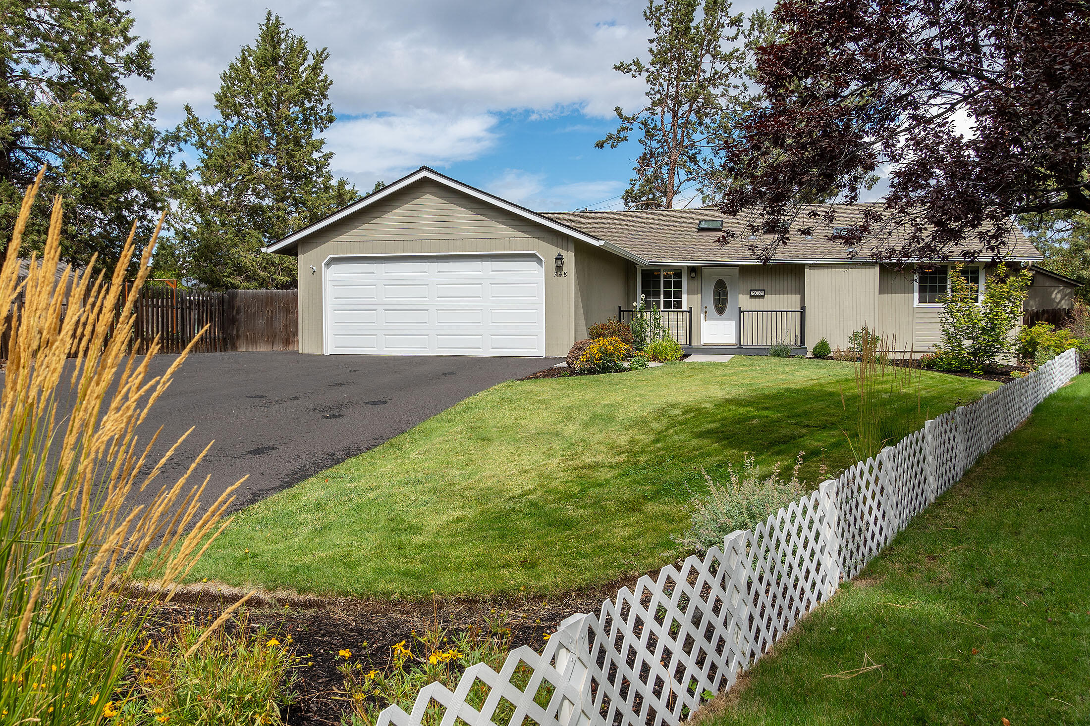 Breitenbush Ln, Bend, OR 97702