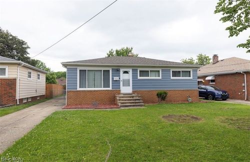 9326 Ackley Rd, Parma Heights, OH, 44130-2325 | Card Image