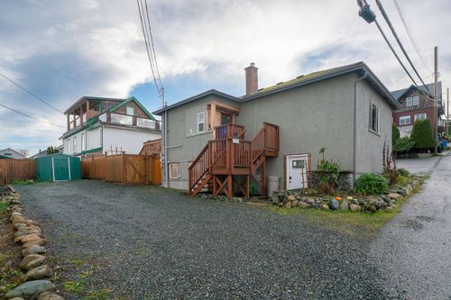 112 Roberts St, Ladysmith, BC, V9G1S8 | Card Image