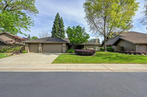 11600 Forty Niner Cir, Gold River, CA, 95670-7862 | Card Image
