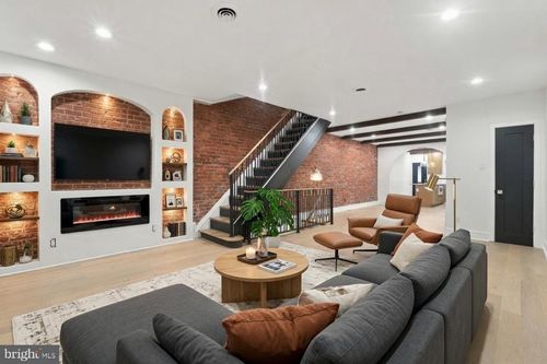 833 Wilder Street, PHILADELPHIA, PA, 19148 | Card Image