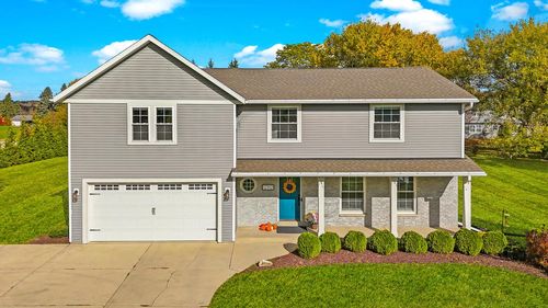 12312 W Donges Bay Road, Mequon, WI, 53097 | Card Image