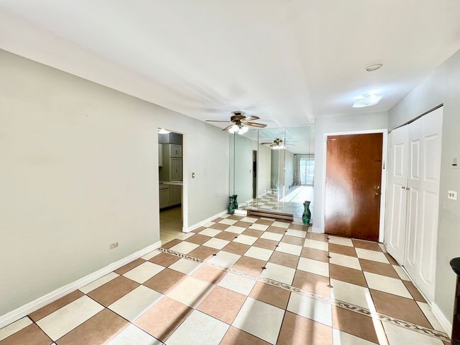 APT-116 - 802 E Old Willow Rd, Condo with 3 bedrooms, 2 bathrooms and null parking in Prospect Heights IL | Image 5