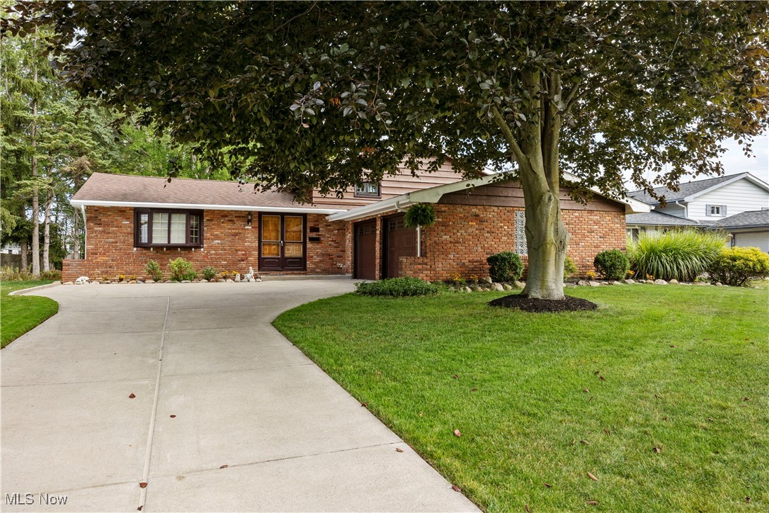 Normandy Dr, Parma, OH 44134