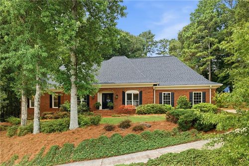 1040 Finnsbury Dr, Roswell, GA, 30075-1243 | Card Image