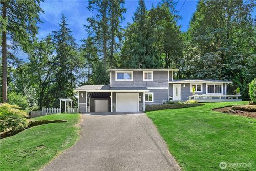 860 Valley View Pl Sw, Issaquah, WA, 98027-4613 | Card Image