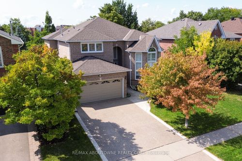 2310 Grand Ravine Dr, Oakville, ON, L6H6A8 | Card Image